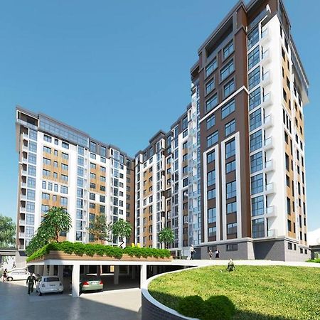 Люкс Апартаменти В Центрі Міста ,Жк Театральний Ривне Екстериор снимка