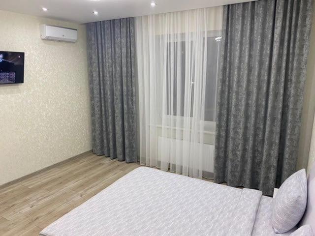 Люкс Апартаменти В Центрі Міста ,Жк Театральний Ривне Екстериор снимка