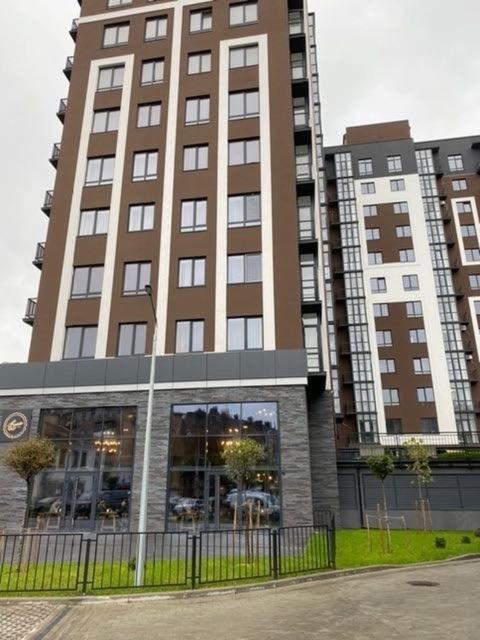 Люкс Апартаменти В Центрі Міста ,Жк Театральний Ривне Екстериор снимка