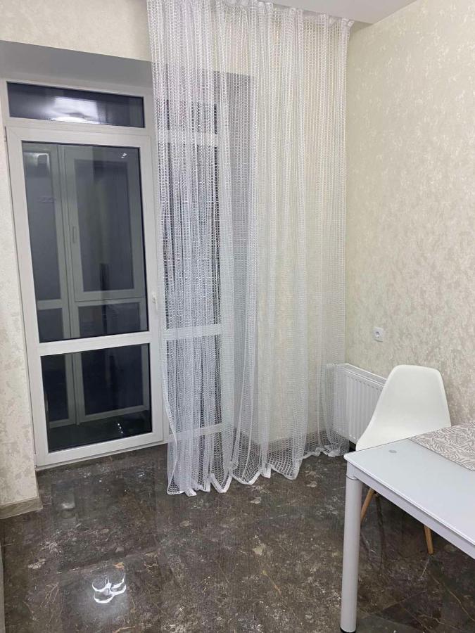 Люкс Апартаменти В Центрі Міста ,Жк Театральний Ривне Екстериор снимка